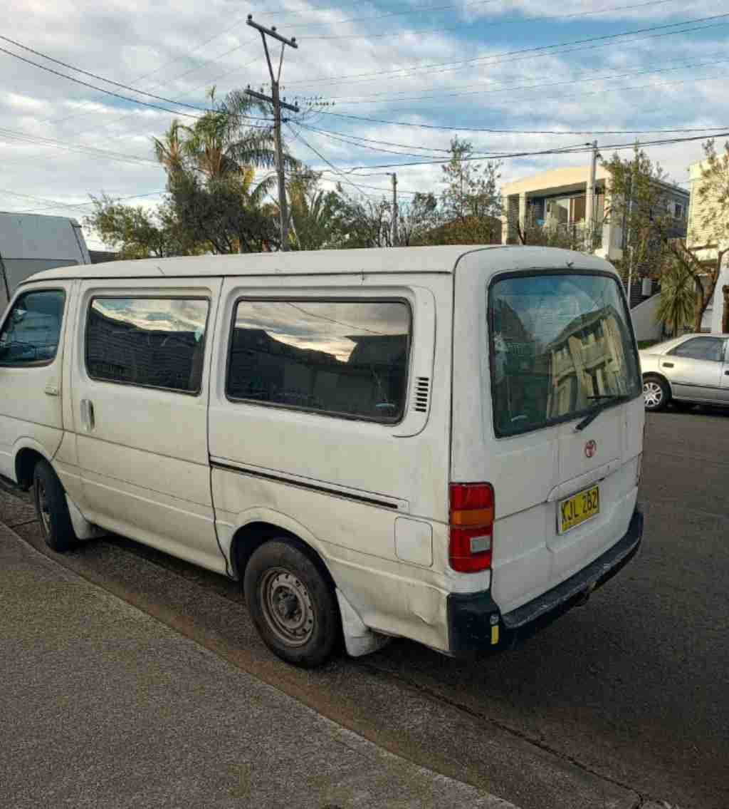 悉尼 二手车 面包车 Toyota  Hiace 24L 自动 2001年