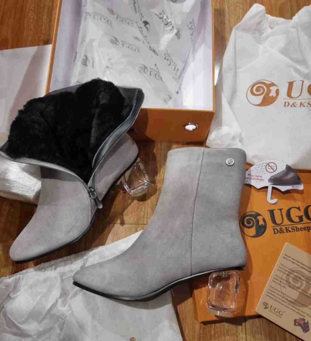 悉尼 交易 衣包饰品 UGG38码  全新