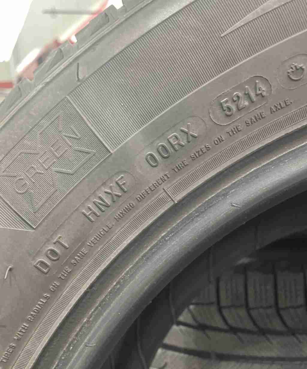 悉尼 交易 其他物品 米其林雪胎-235/60R18