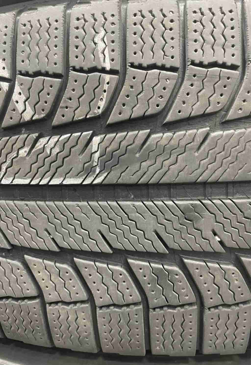 悉尼 交易 其他物品 米其林雪胎-235/60R18